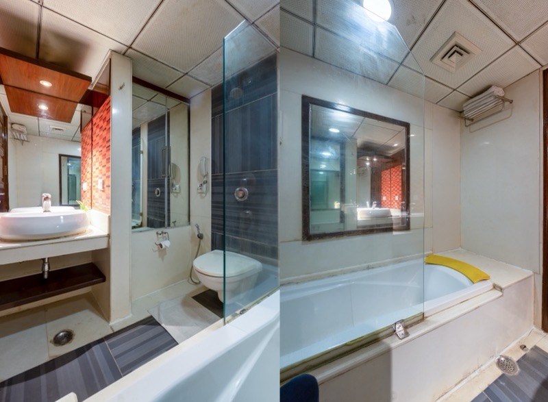 Jacuzzi & Baths at Hotel Aura New Delhi